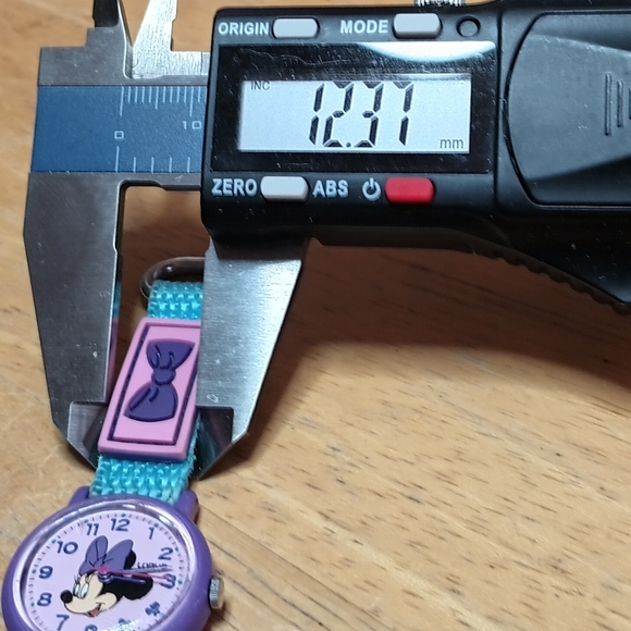 X Lorus Minnie Mouse watch purple case pink dial Profile of Minnie 3 hand m - Picture 7 of 9